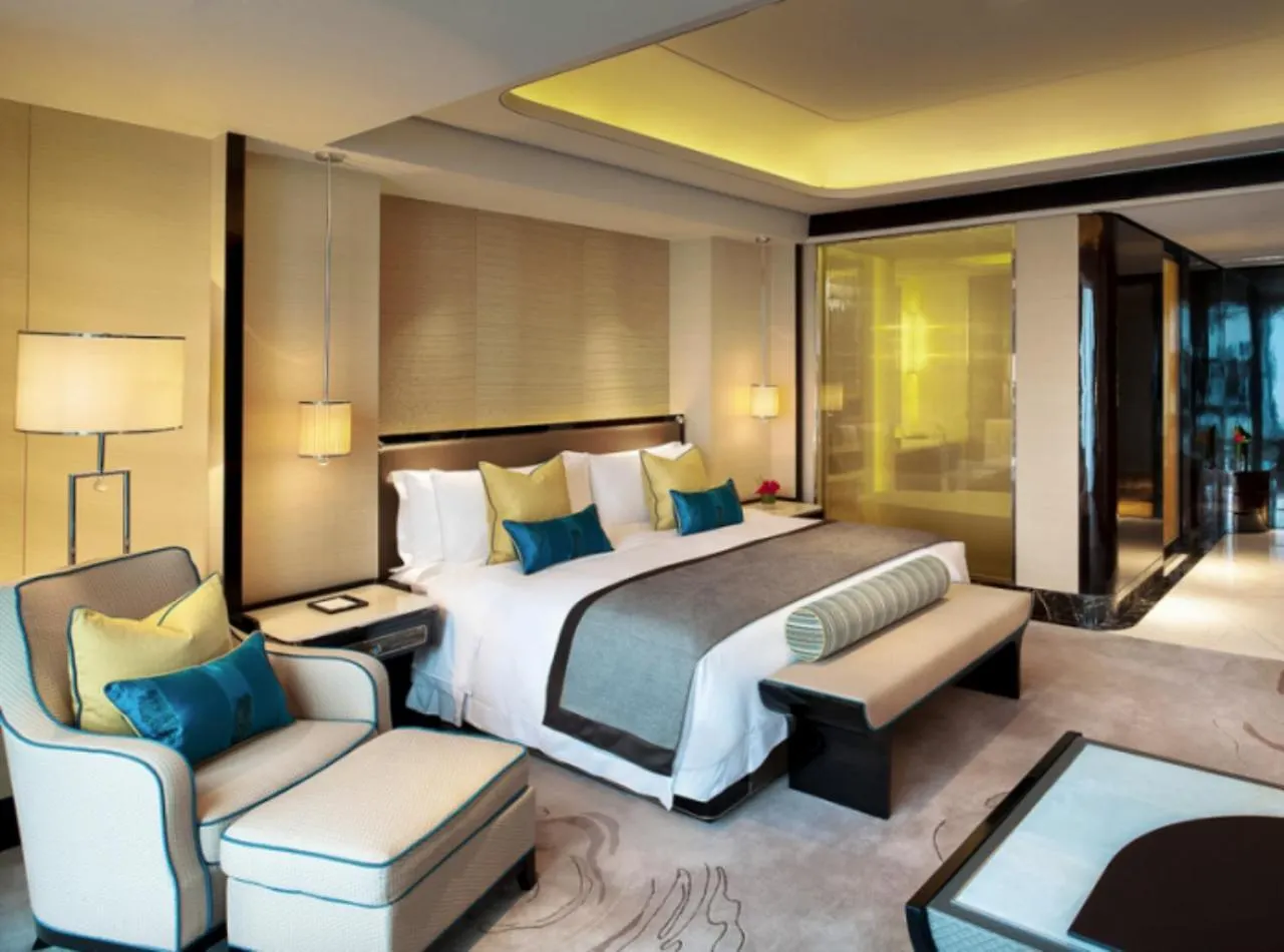 Hotel Luxury Villa Near Delhi Airport New Delhi 4*,  India